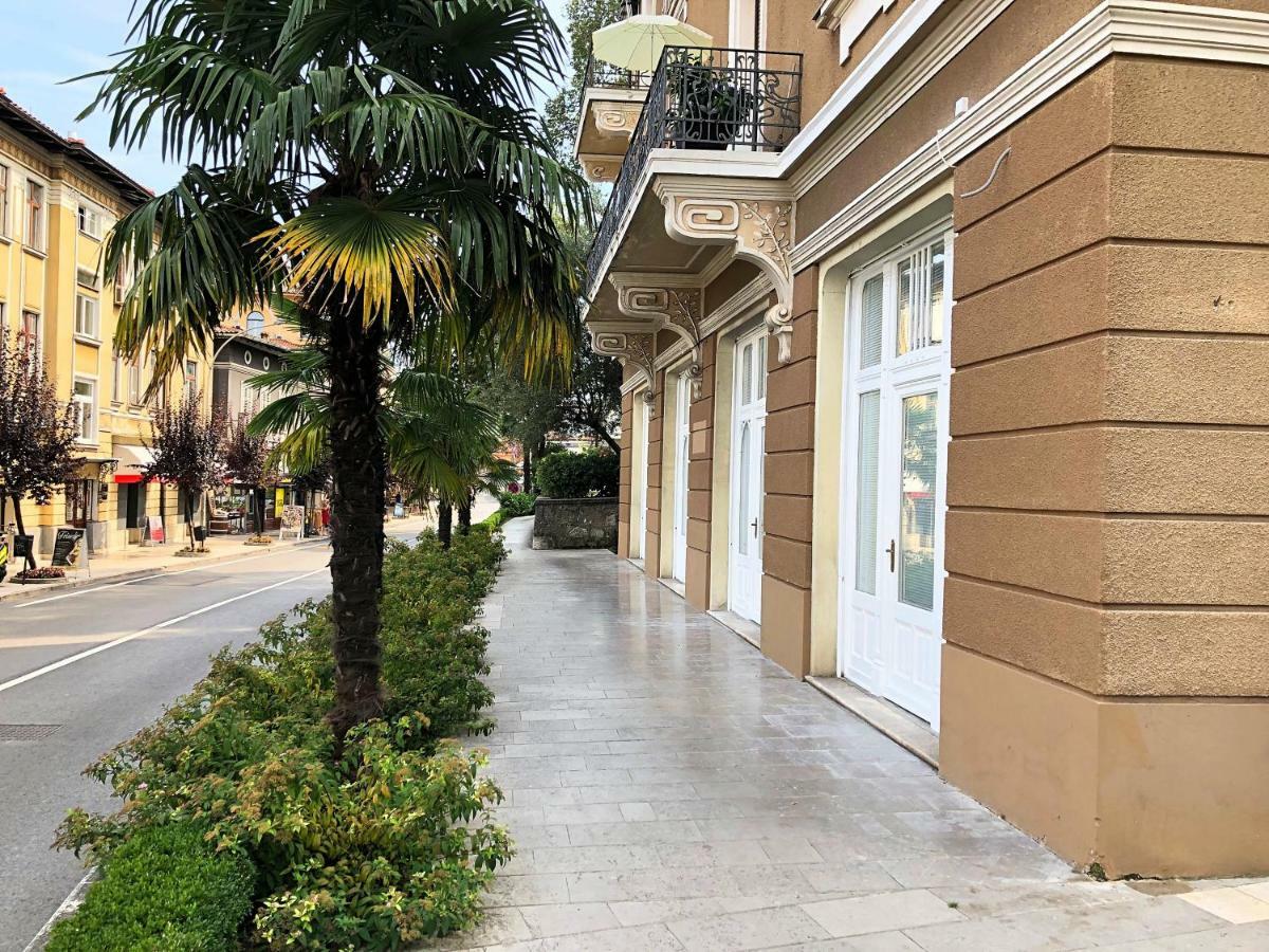 4 Center Apartments Lovran Exterior foto